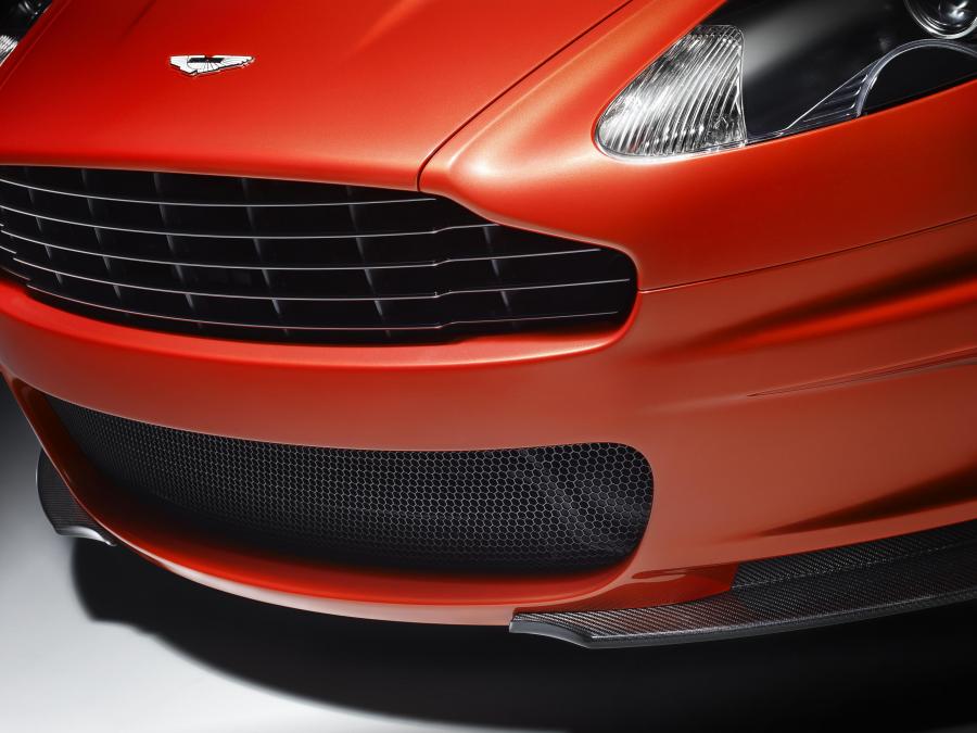 Детали экстерьера Aston Martin DBS Carbon Edition 2011 года  (фото 7 из 11)